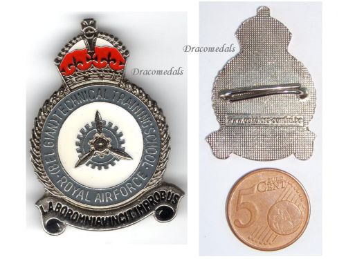 Belgium Technical Training School Royal Belgian Air Force cap badge insignia RBAF Decoration