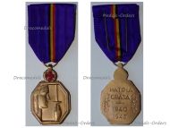 Belgium WWII Country's Gratitude Gold Medal 1940 1945 for War Time Bravery in the Humanitarian Field for Red Cross Personnel by Demanet