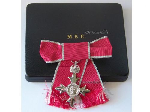 Britain Order of the British Empire MBE Member's Cross Civil Division on Bow for Female Recipient 2nd Type 1935 Boxed by Toye Kenning & Spencer