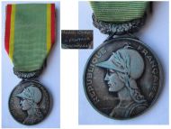 France WWII Silver Medal of the Society for the Encouragement of Devotion to Service by Contaux 