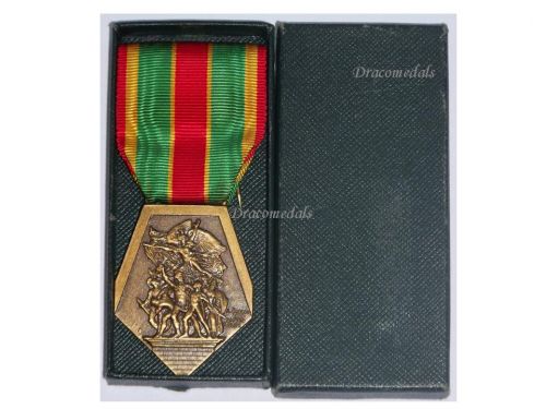 France WWI WWII FNCV Medal of the French National Federation of Volunteer Combatants Bronze Class Boxed