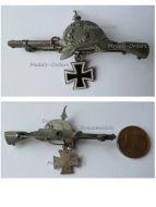 Germany WWI Prussia Cap Badge Prussian Spiked Helmet Rifle Iron Cross with White Bordure